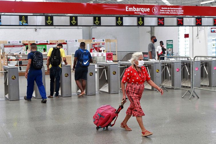 Câmeras com monitoramento de temperatura no metrô, ajudam na identificação de possíveis casos de Covid-19.

Foto: Mateus Pereira/GOVBA